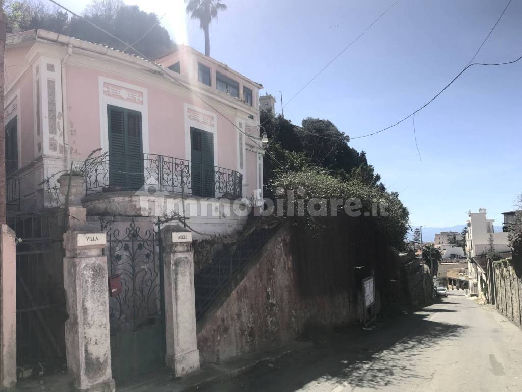 Vendita Villa unifamiliare in via Pietraliscia 1 Bagnara Calabra. Buono stato, con terrazza, 490