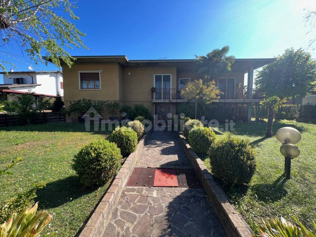 Vendita Villa unifamiliare in piazza Umberto I 128 San Giovanni