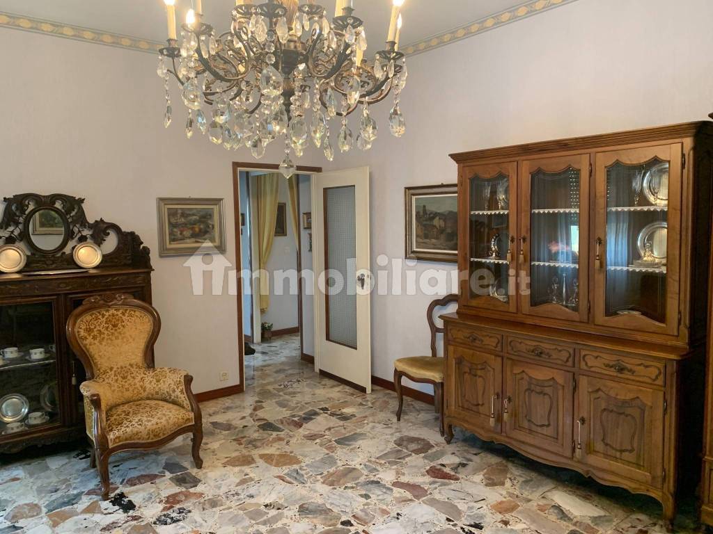 Vendita Appartamento in via Emilia Est.