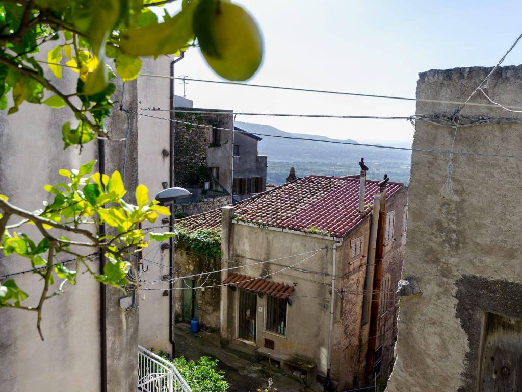 Sale Apartment in via Zara 6. Santa Domenica Talao. To be refurbished