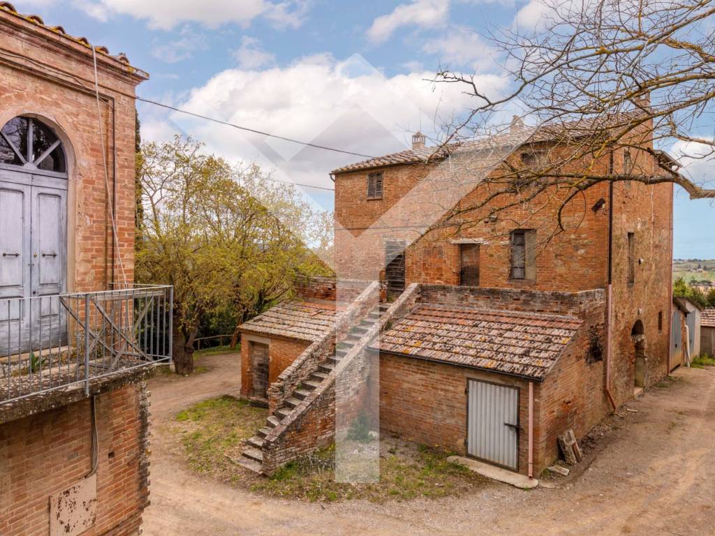 cortile e cascina