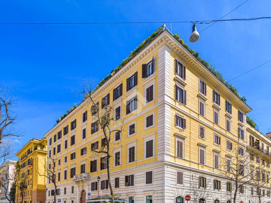 Vendita Appartamento Roma. Ottimo stato, quarto piano, con balcone