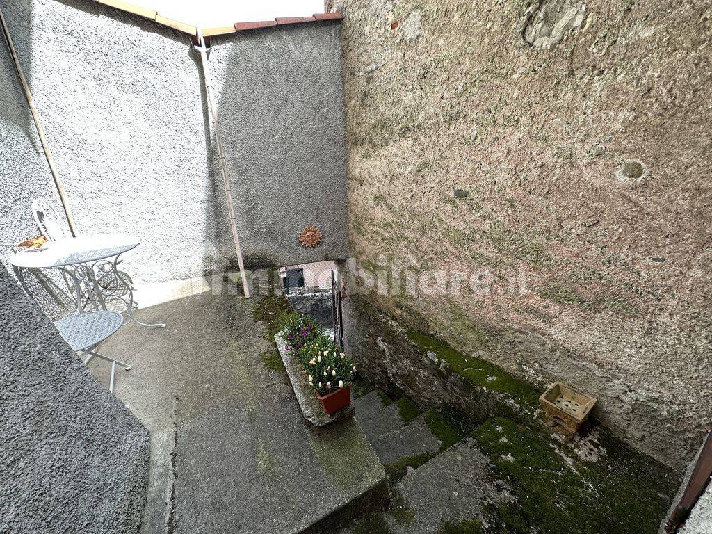 Lago Como Tremezzo Casa di Paese con Cortile privato rid-23