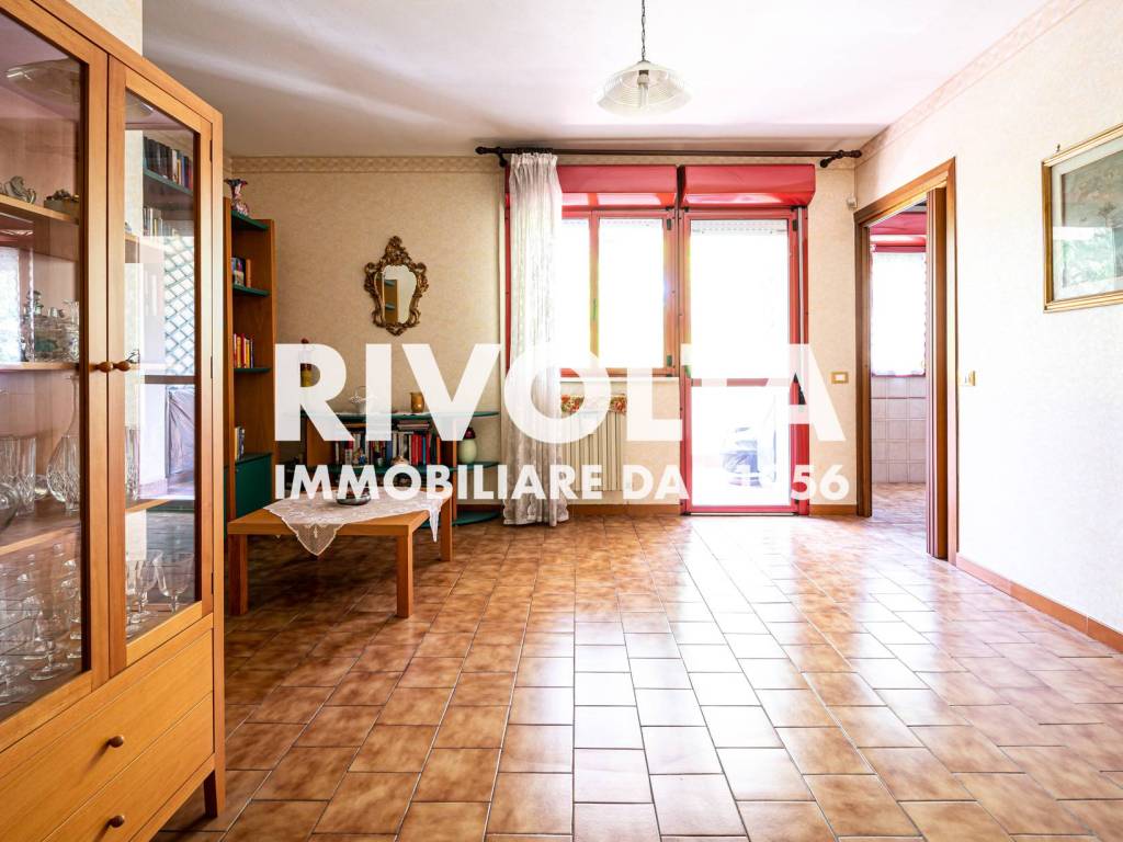 Vendita Appartamento Roma. Trilocale in viale Santa Rita da Cascia