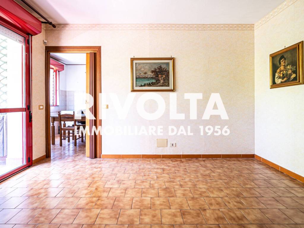Vendita Appartamento Roma. Trilocale in viale Santa Rita da Cascia