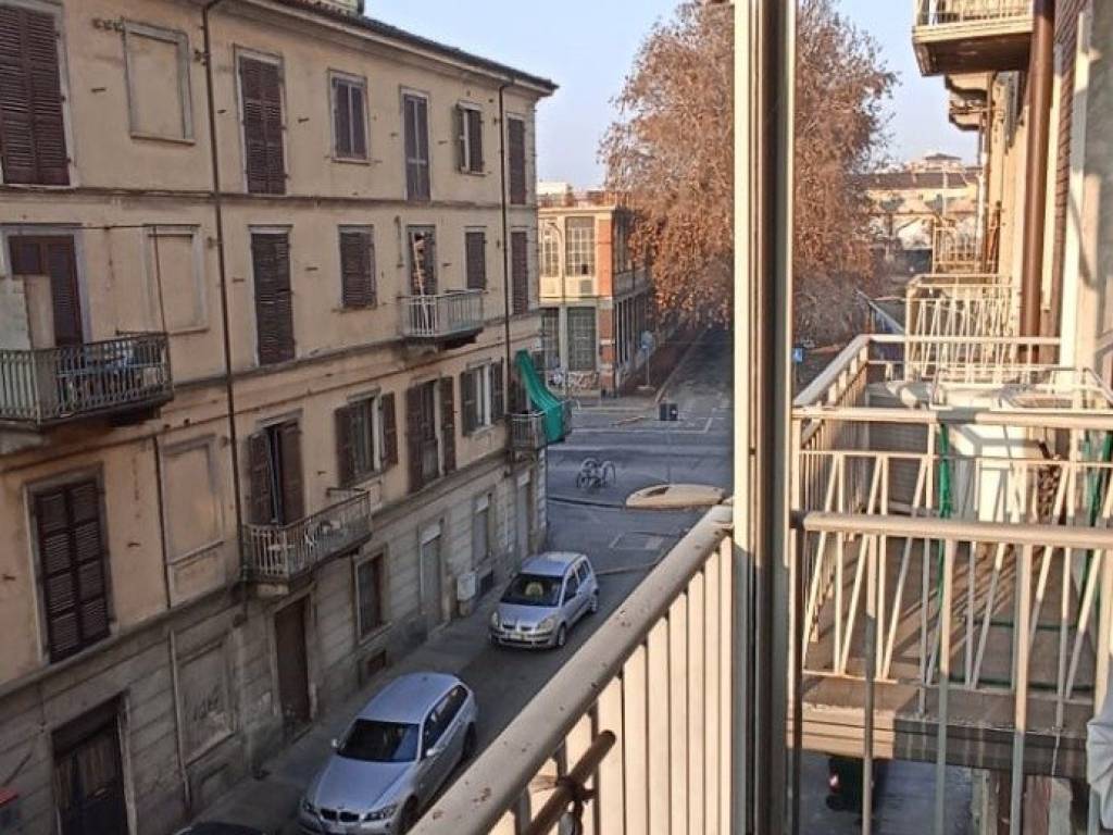 Vendita Appartamento Torino. Trilocale in via Cuneo 12. Da ristrutturare,  secondo piano, con balcone, riscaldamento centralizzato, rif. 102944648