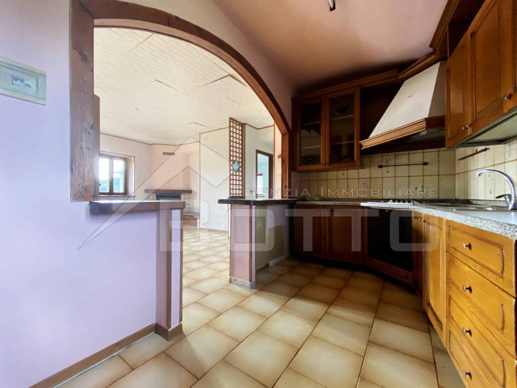 casa vendita cureggio cucina3