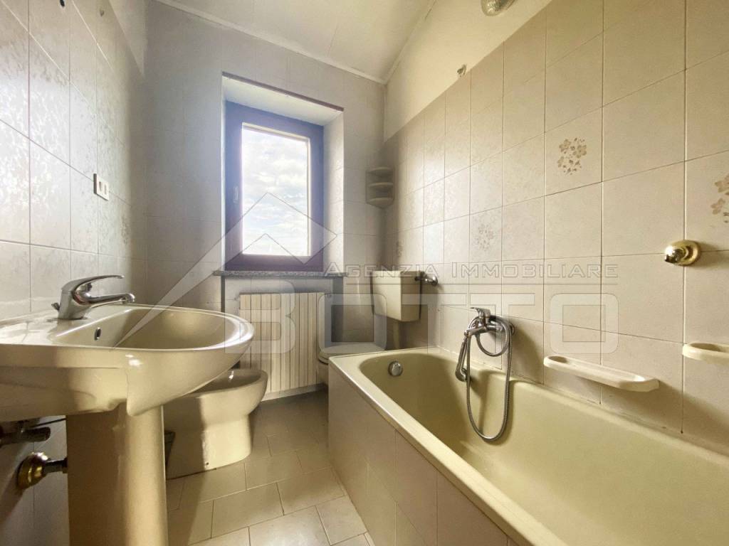 casa vendita cureggio bagno