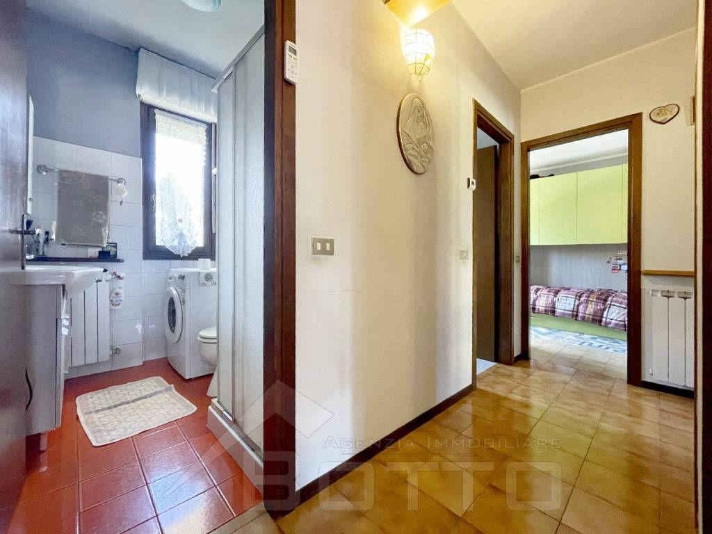 006__appartamento-vendita-san-maurizio-d-opaglio-disimpegno1.jpg