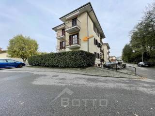 Foto - Si vende Quadrilocale con terrazzo, Lago d'Orta, San Maurizio d'Opaglio