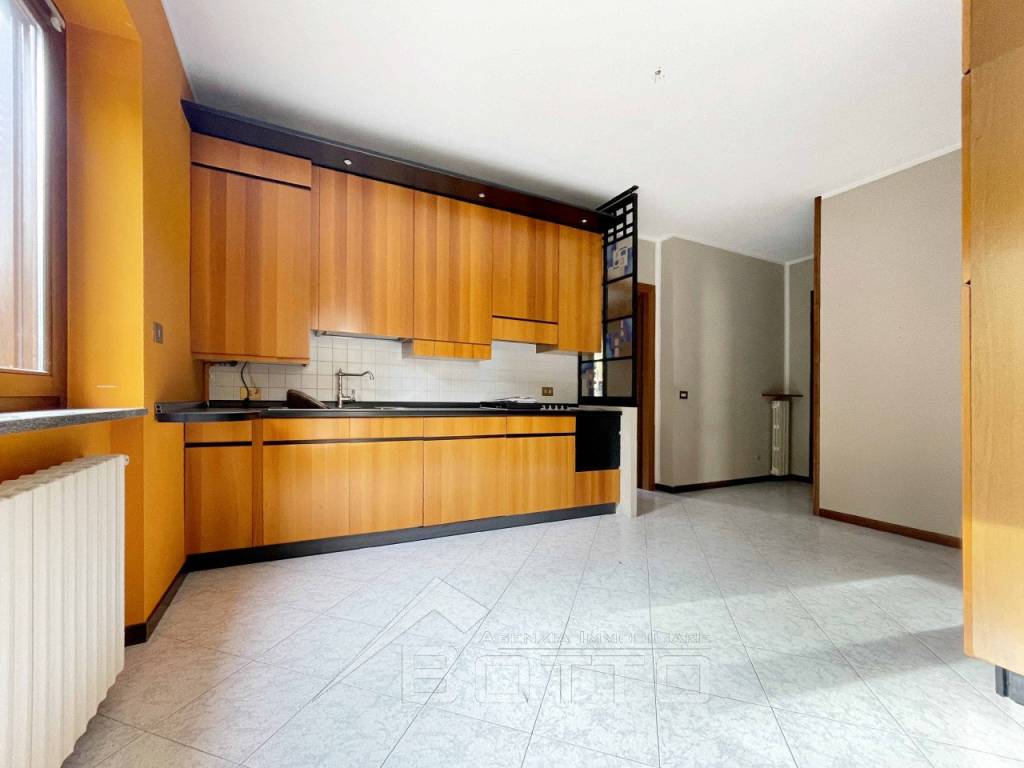 005__appartamento-vendita-san-maurizio-d-opaglio-cucina2.jpg