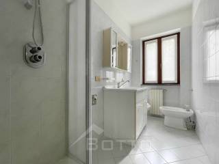 012__appartamento-vendita-san-maurizio-d-opaglio-bagno.jpg