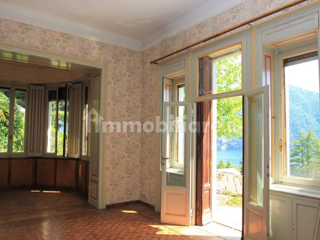 Villa a Cernobbio con vista lago