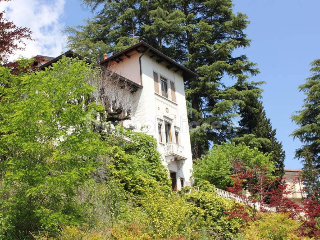 Villa liberty vicino al centro di Cernobbio