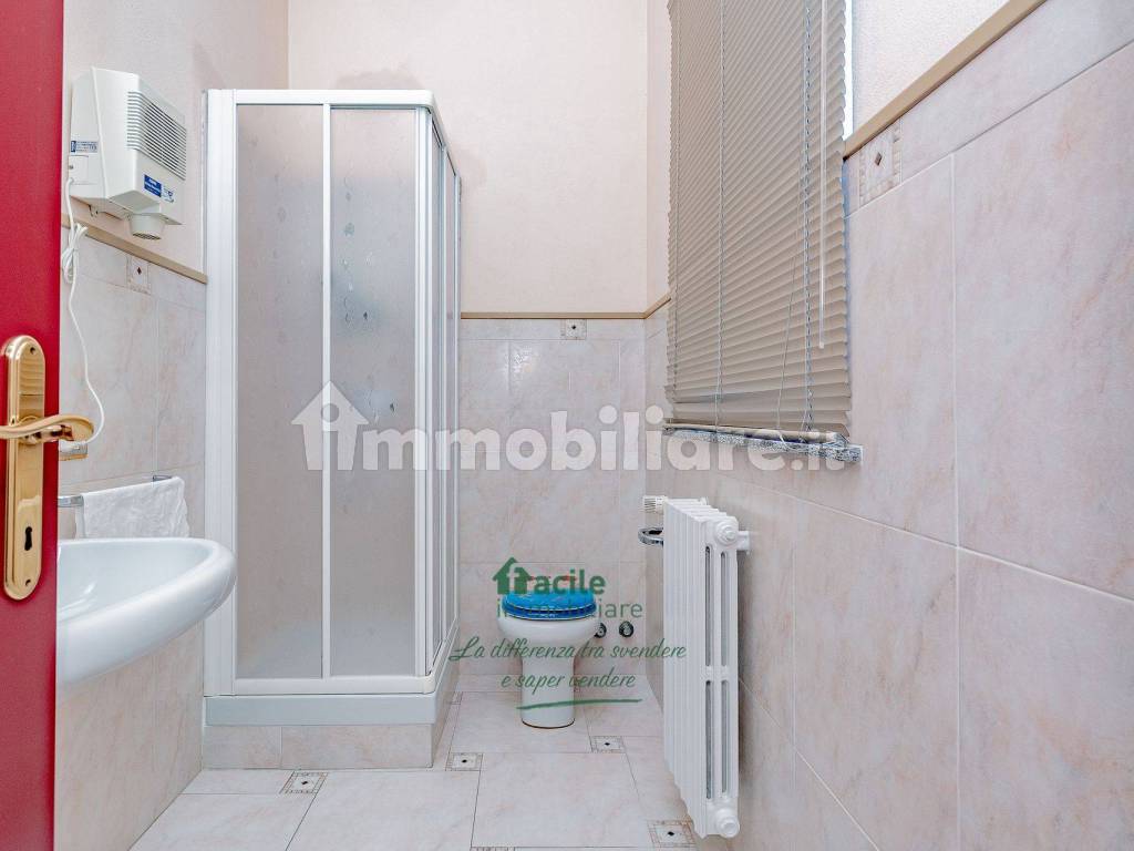 BAGNO NEGOZIO