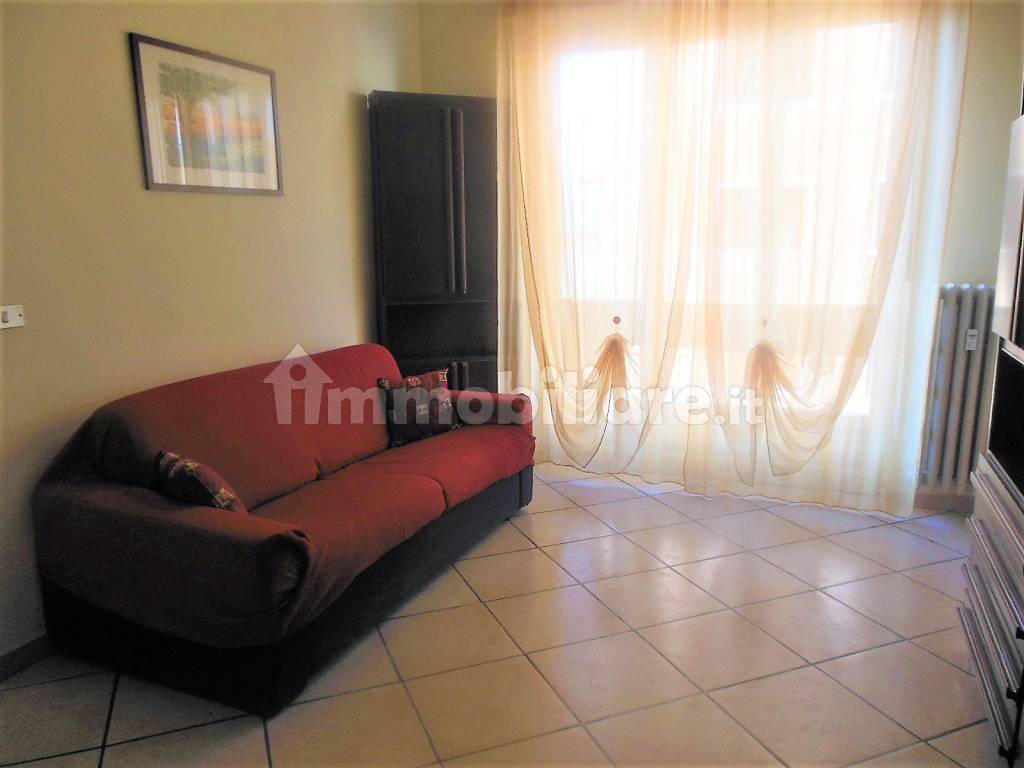 Rent Apartment Turin. 2room flat in corso Monte Grappa.... Excellent condition, third floor