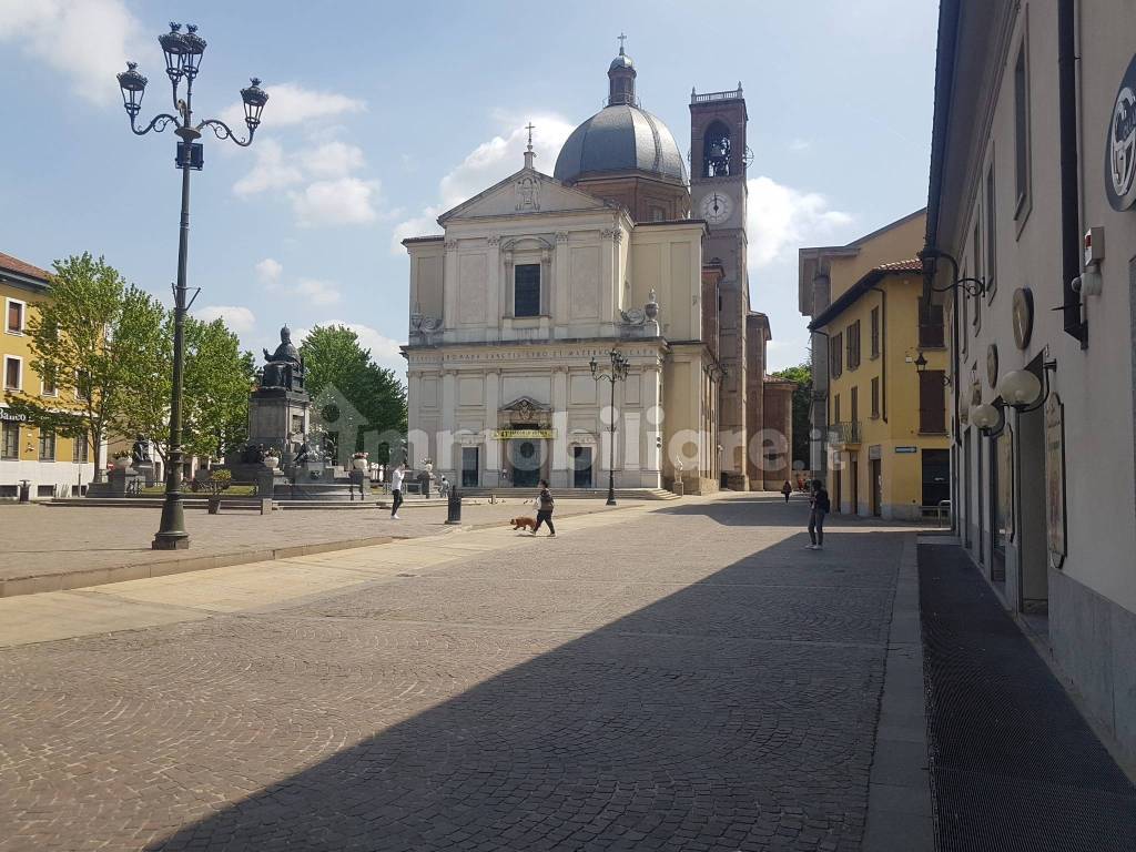 BASILICA FRONTE UFFICIO