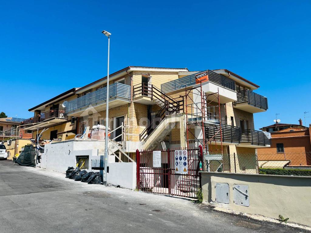 Vendita Appartamento Roma. Trilocale in via Salvatore De Martiis 24. Ottimo stato Vendita Appartamento Roma. Trilocale in via Salvatore De Martiis 24. Ottimo stato