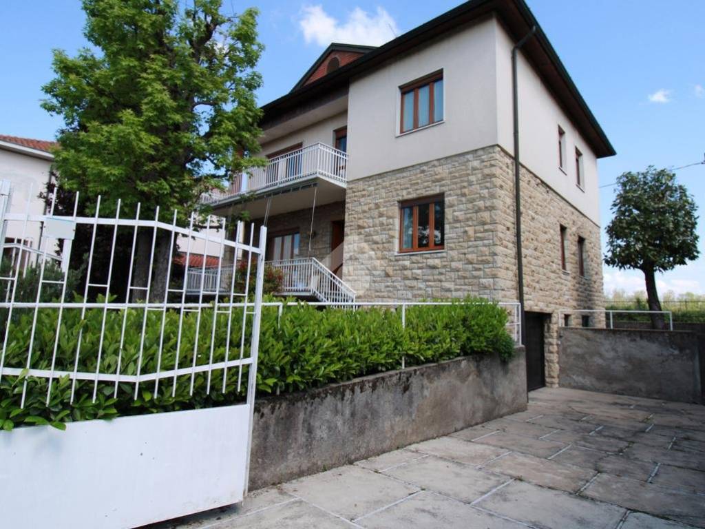 Vendita Villa unifamiliare in via E. Brasca 54 Trezzo sull'Adda. Da ...