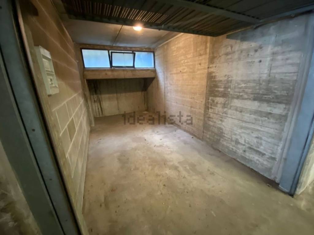 Garage - box via 5 giornate 76, cernobbio