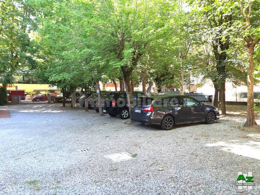 PARCHEGGIO