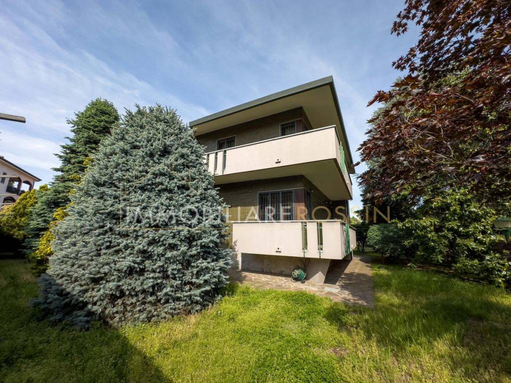 Vendita Villa unifamiliare in via Lodovico