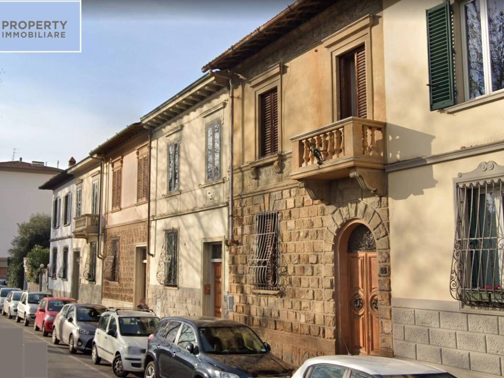 Vendita Terratetto unifamiliare in viale Giovanni Lami Firenze. Ottimo  stato, con terrazza, riscaldamento autonomo, 284 m², rif. 103186680