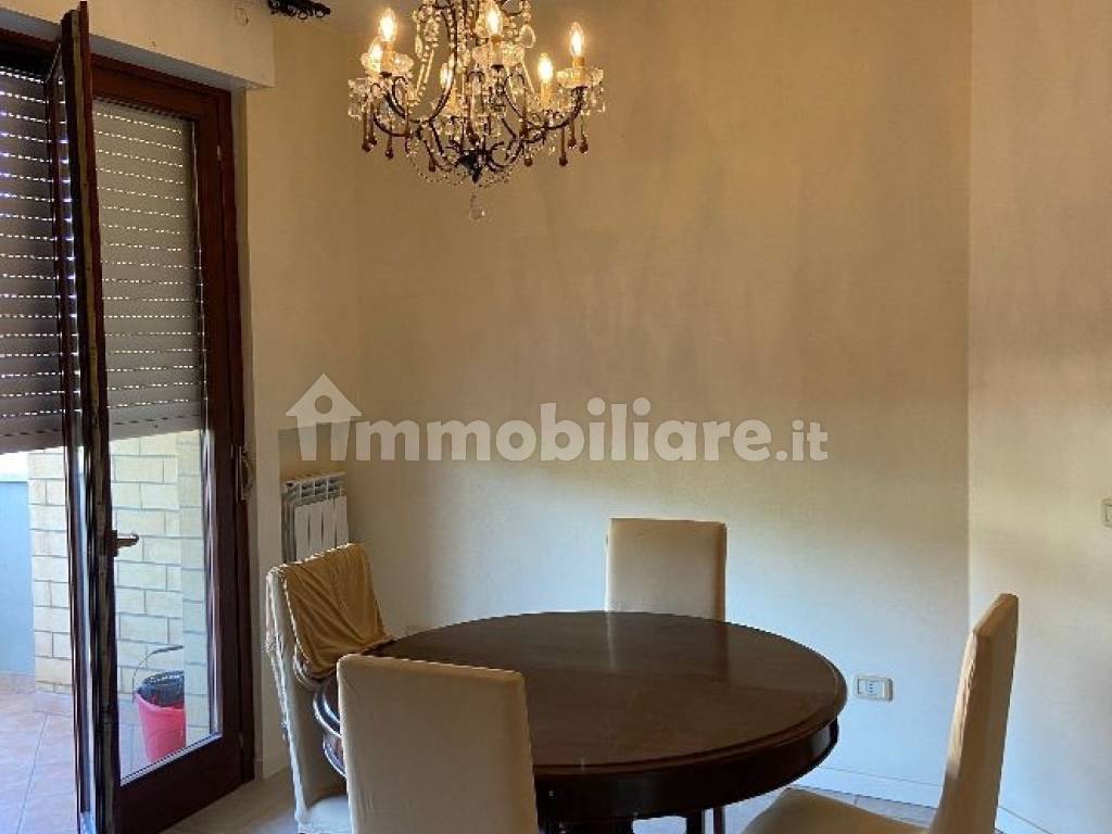 Rent Apartment Potenza Picena. 3room flat in via Puccini 48. Excellent condition