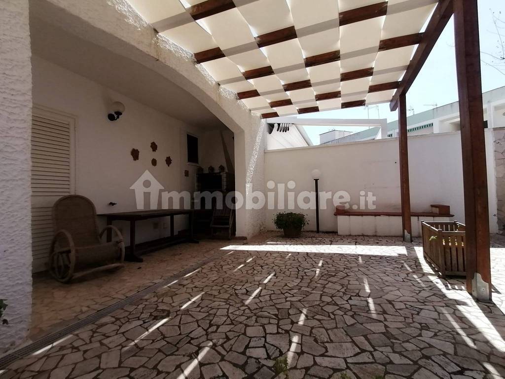 Vendita Villa unifamiliare in via della Chiesa Gallipoli. Ottimo stato,  riscaldamento autonomo, 135 m², rif. 103212874
