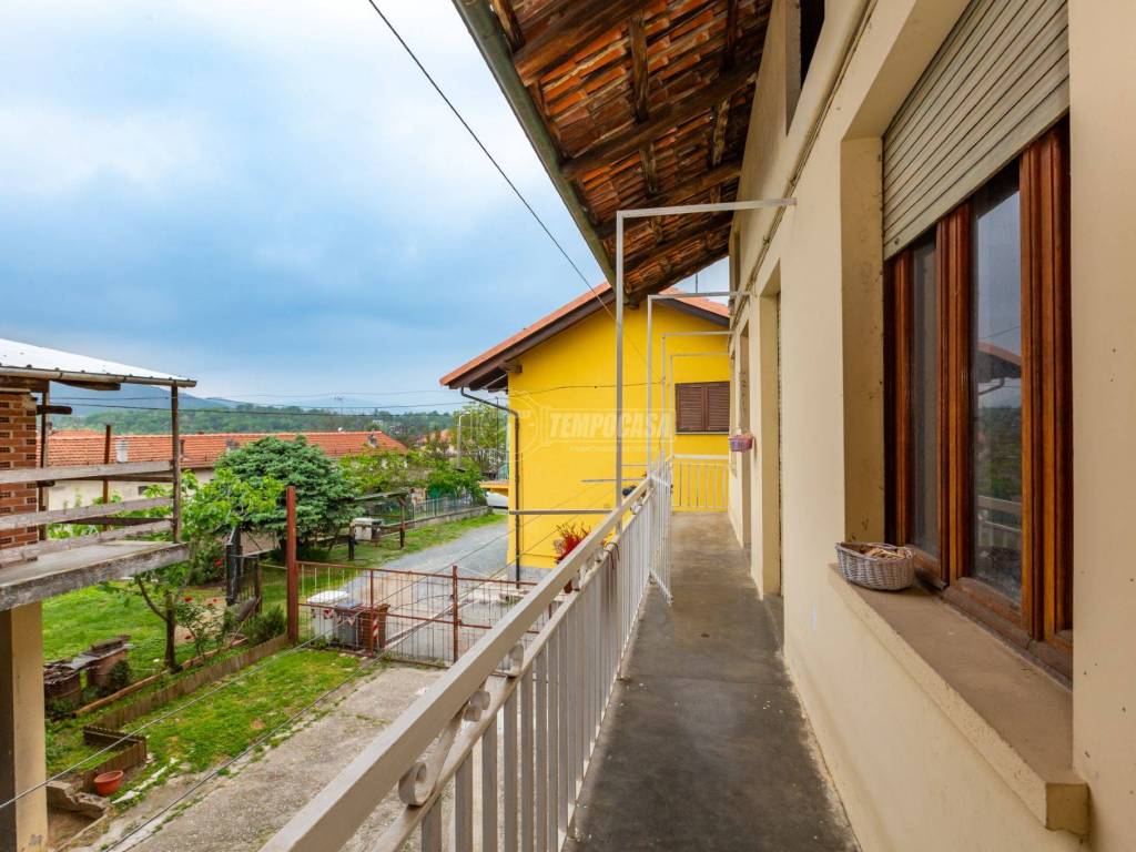 balcone primo piano