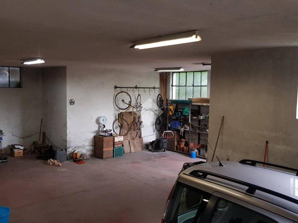 garage/magazzino