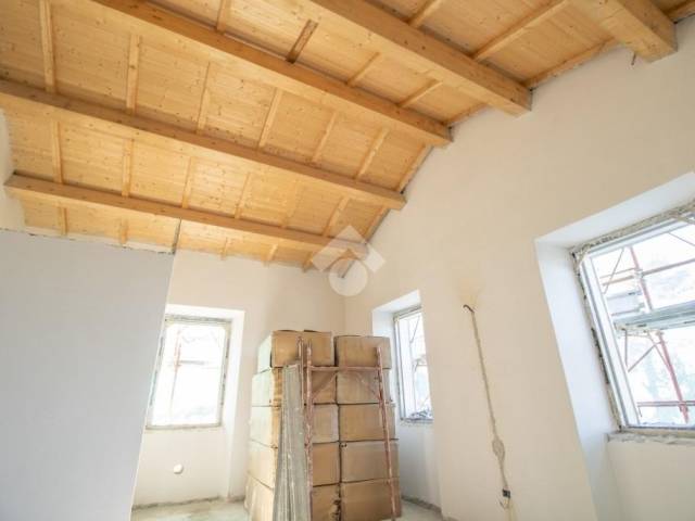 DETTAGLIO SOFFITTO LEGNO