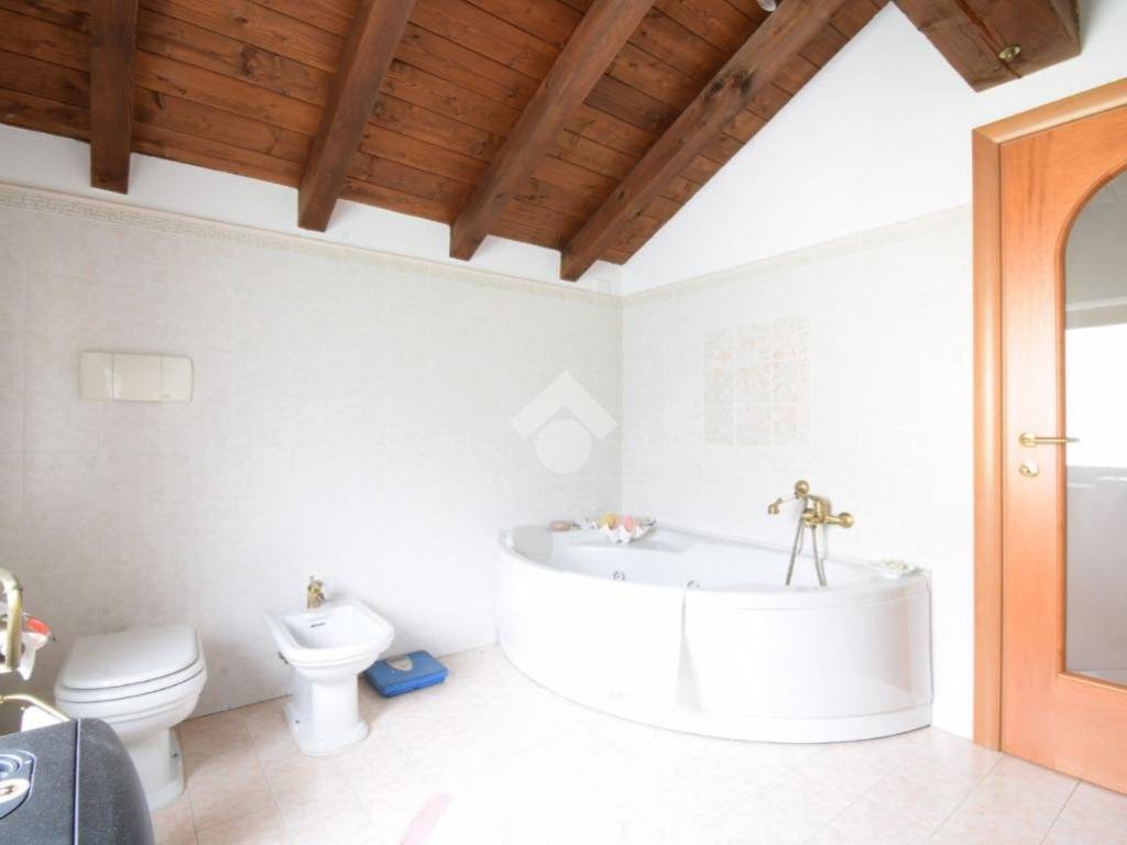 bagno padronale piano primo