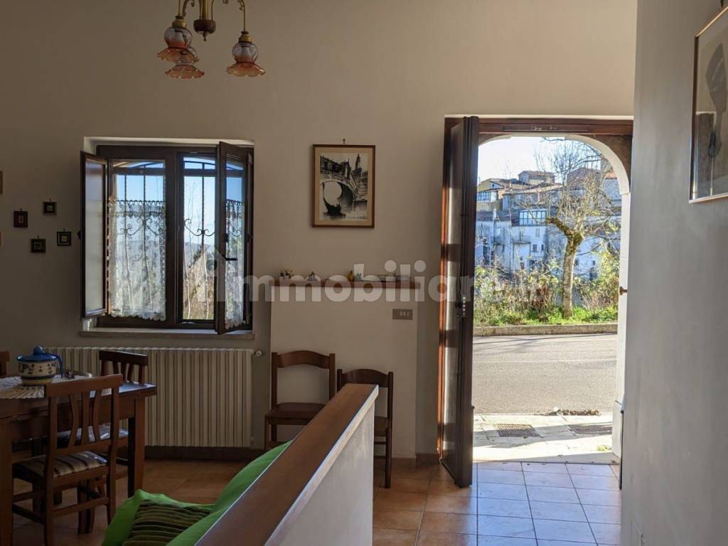 Vendita Terratetto unifamiliare in via Roma 59 Guardia Lombardi. Ottimo