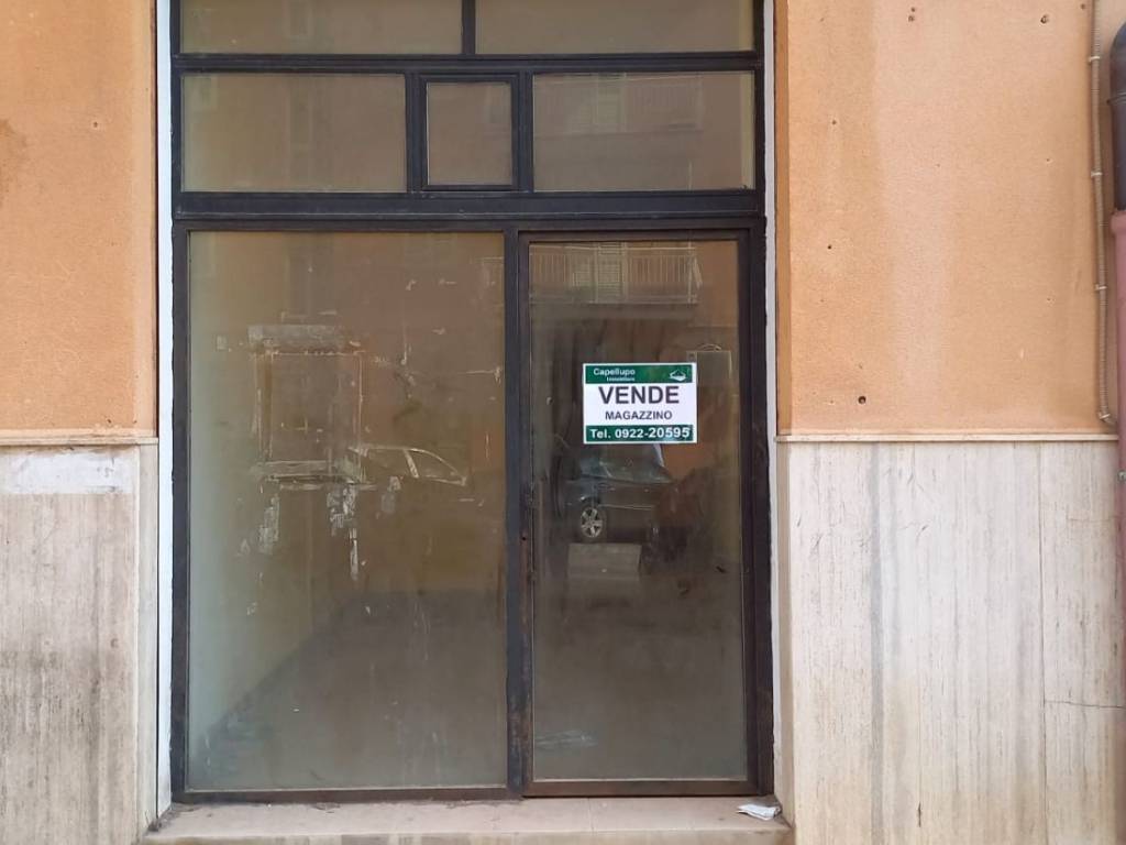 Locale commerciale via alessandro manzoni, 53, via imera, v. della vittoria, via dante a., agrigento