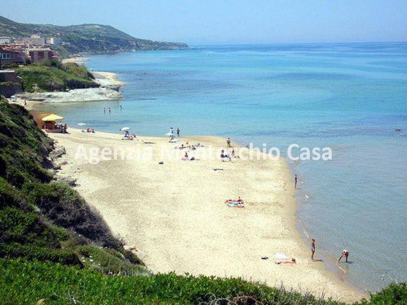 la spiaggia in loco