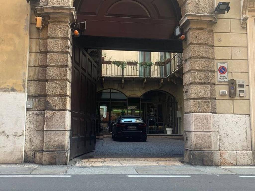 Posto auto - moto, centro storico, verona