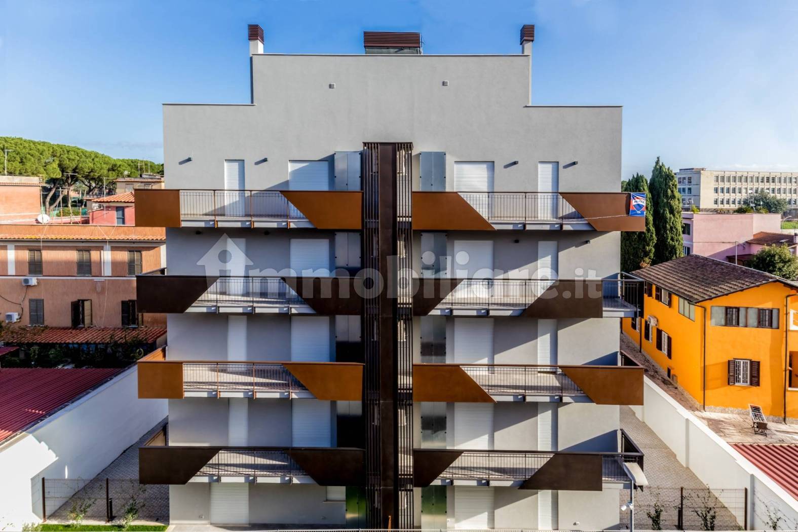 Affitto Appartamento Roma. Trilocale in via Stanislao Cannizzaro 21/C.  Nuovo, quarto piano, posto auto, con balcone, riscaldamento autonomo, rif.  102928622