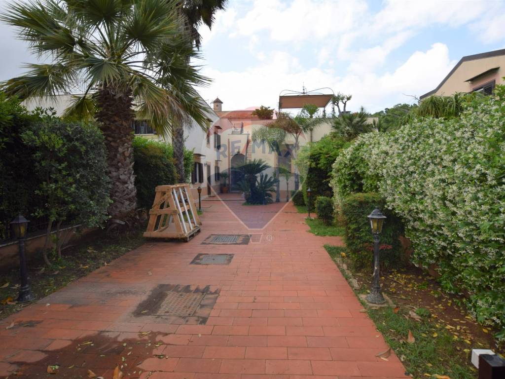 Vendita Villa bifamiliare in via Scordia 5 Palermo. Buono stato, posto auto, con terrazza Vendita Villa bifamiliare in via Scordia 5 Palermo. Buono stato, posto auto, con terrazza