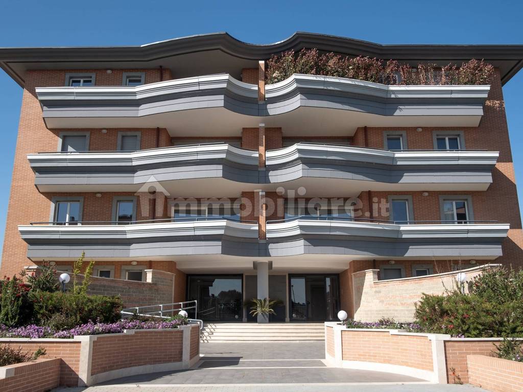 Vendita Appartamento Roma. Monolocale in via Lina Bo Bardi. Nuovo, secondo  piano, con terrazza, riscaldamento centralizzato, rif. 71324054