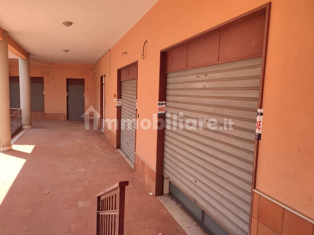 Locale commerciale con laboratorio viale Don Luigi Orione 3, Paternò, Rif. 103410190 Locale commerciale con laboratorio viale Don Luigi Orione 3, Paternò, Rif. 103410190