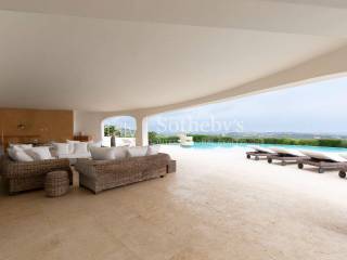 Large covered veranda with sea view