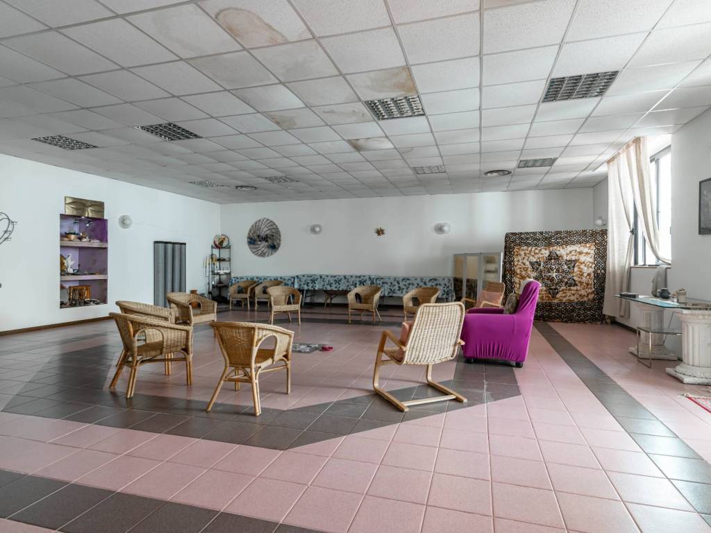 Locale commerciale viale delle rimembranze 35, braila, stazione, lodi