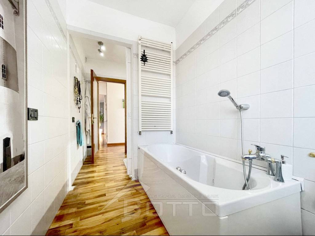 casa vendita paruzzaro bagno1