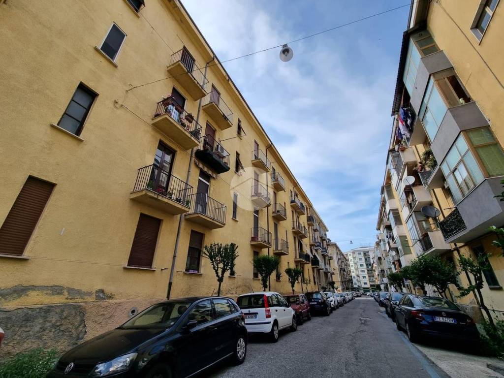 Vendita Appartamento Cosenza. Trilocale in via giuseppe santoro 2