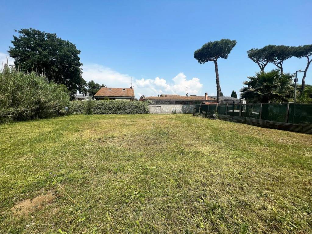 Terreno edificabile via villabassa, infernetto, roma