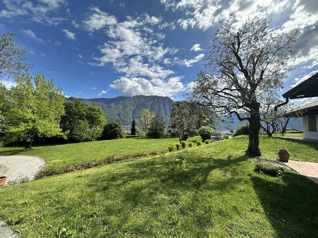 Lago Como Leno Villa con Giardino e Piscina rid-45