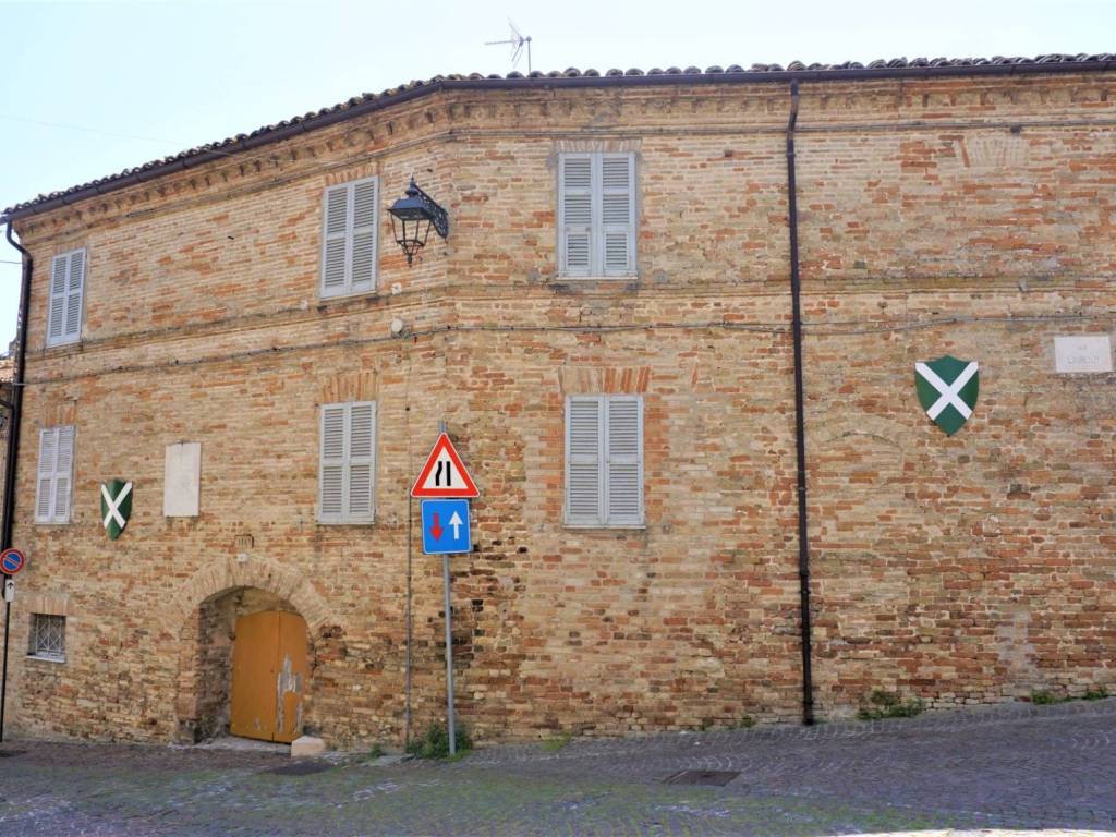 prospetto palazzo ingresso