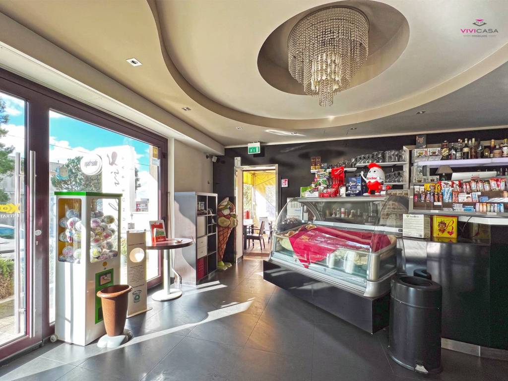 Attività commerciale viale napoleone bonaparte 118, putignano