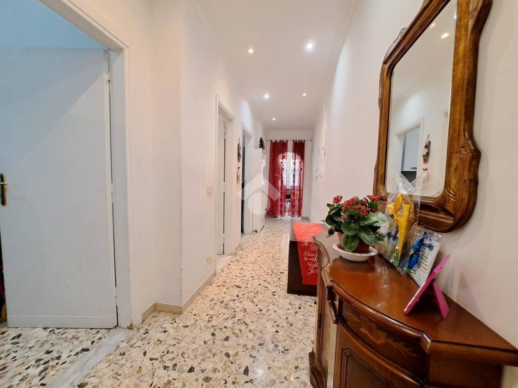 Vendita Appartamento Roma. Trilocale in via del Casale di San Basilio 238. Buono stato, secondo